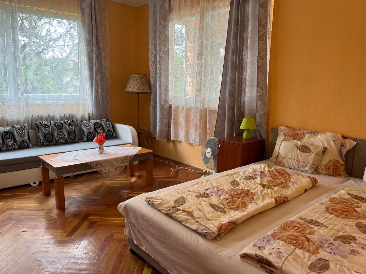 Rose Garden Apartment Siófok